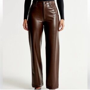 Abercrombie & Fitch 90s Relaxed High Rise Brown Faux Leather Pants Size 32 / 14